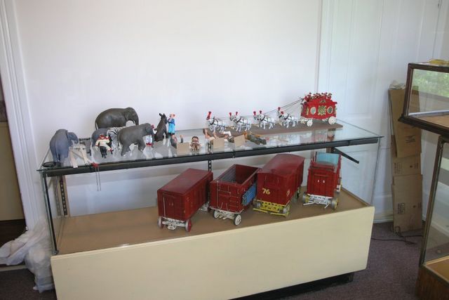 Click to view the next picture